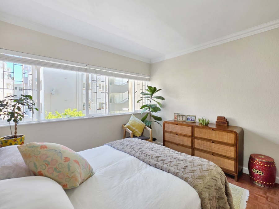 2 Bedroom Property for Sale in Sea Point Western Cape